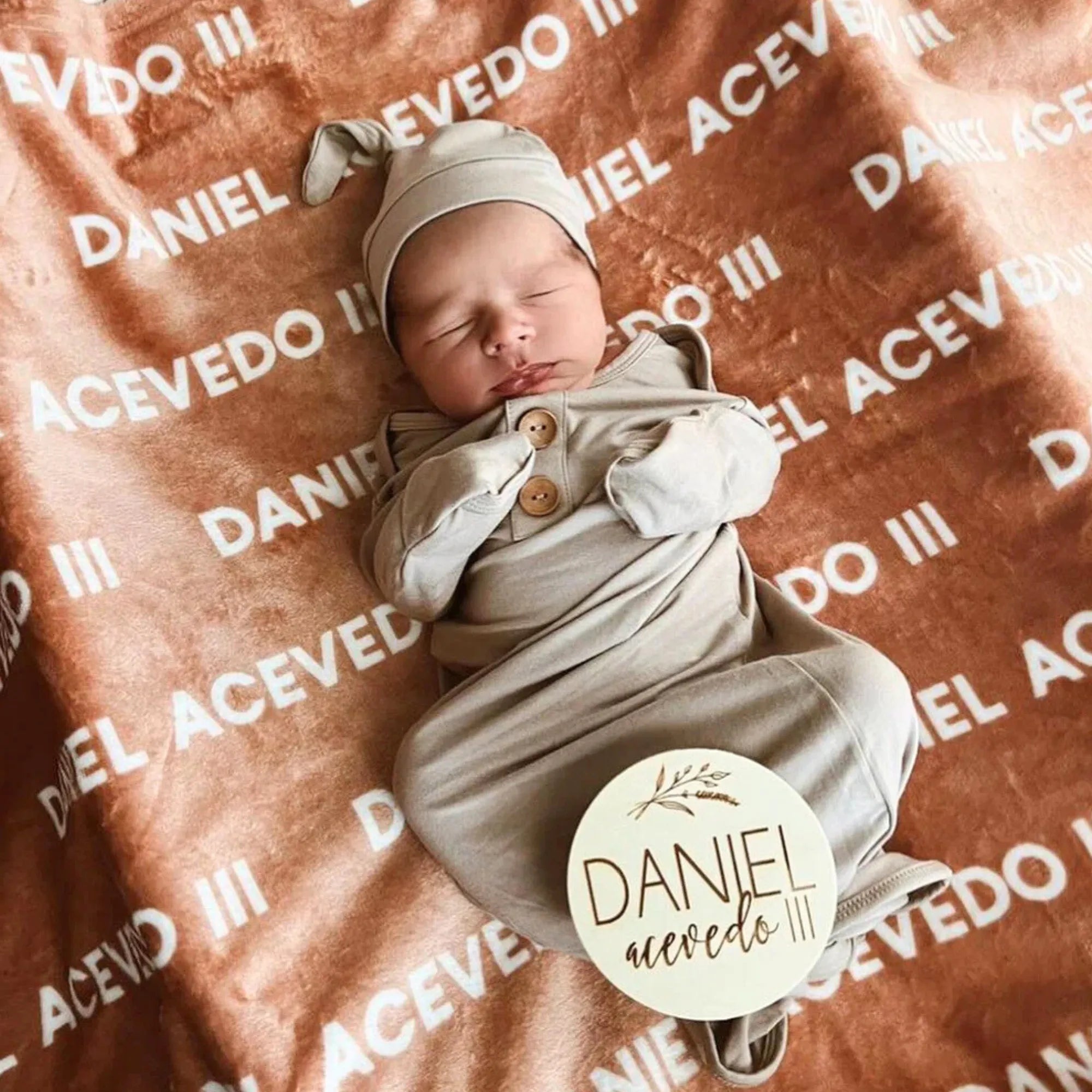 Mon Premier Plaid Personnalisé - Le Souvenir Doux des Premiers Jours au Prénom de Bébé