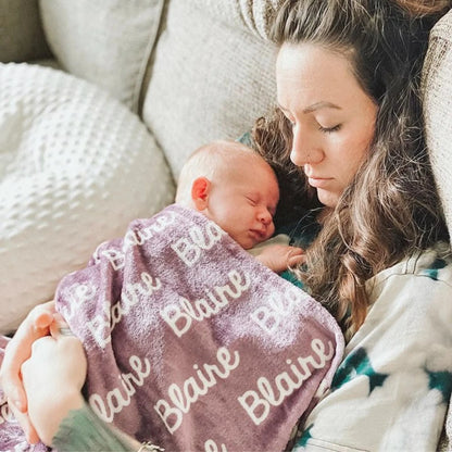 Mon Premier Plaid Personnalisé - Le Souvenir Doux des Premiers Jours au Prénom de Bébé