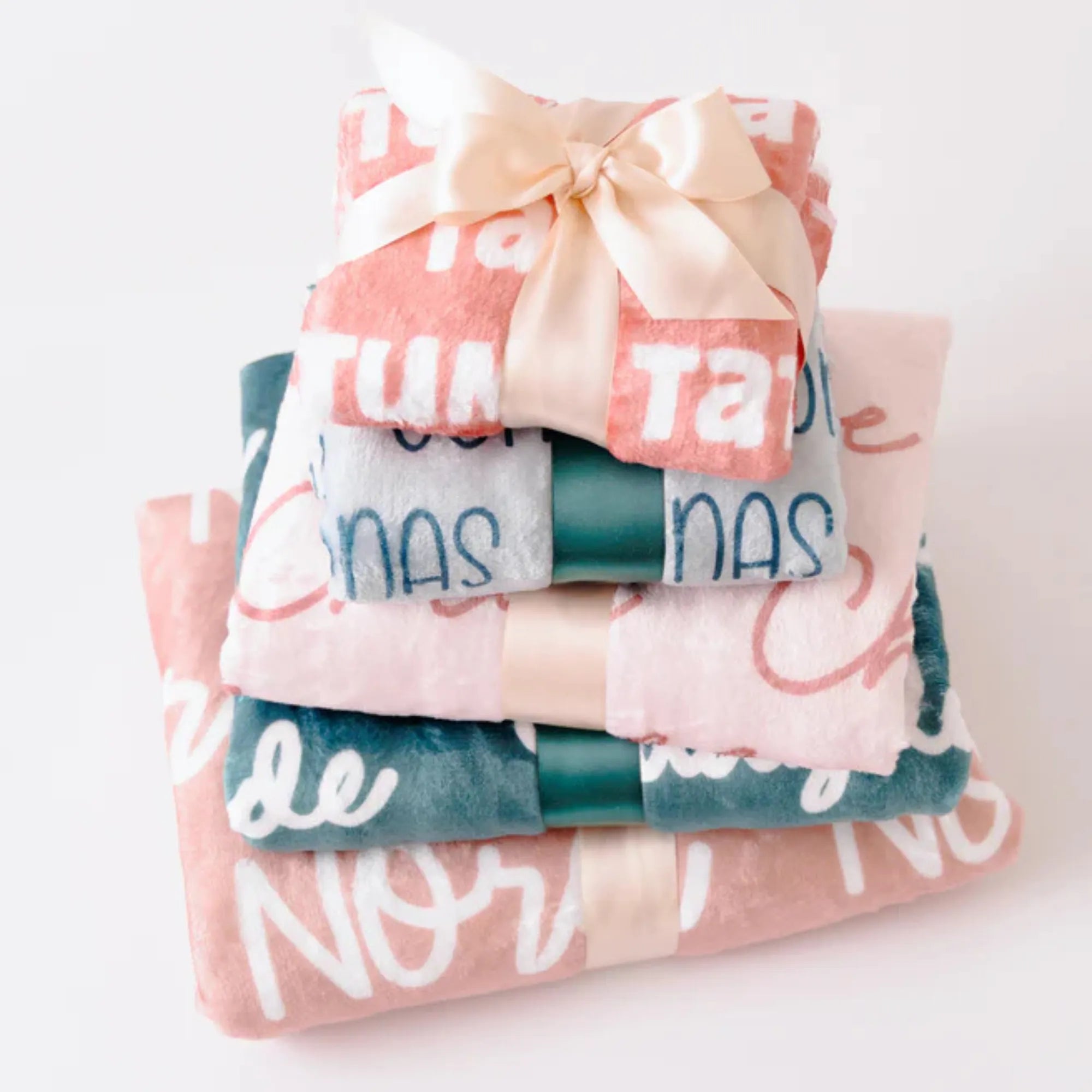 Mon Premier Plaid Personnalisé - Le Souvenir Doux des Premiers Jours au Prénom de Bébé