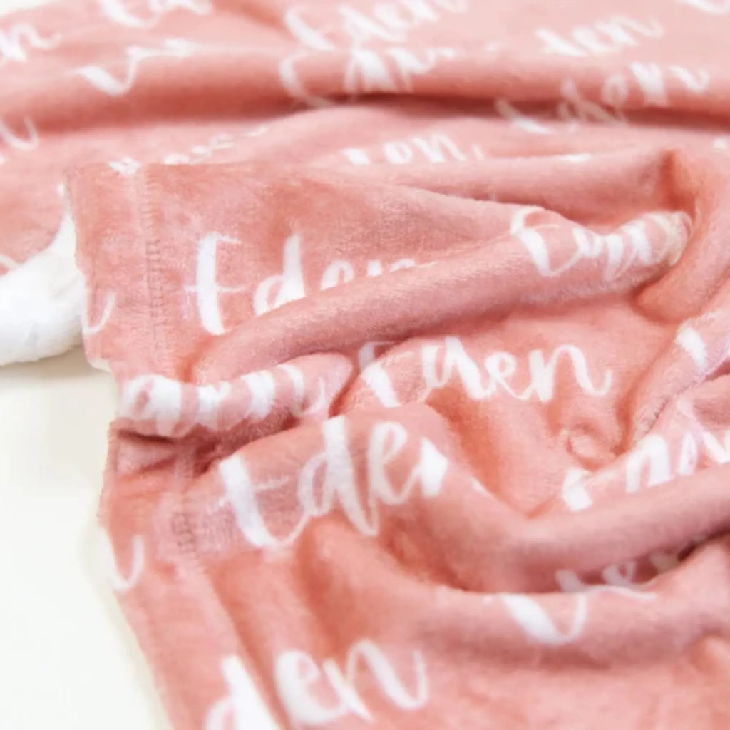Mon Premier Plaid Personnalisé - Le Souvenir Doux des Premiers Jours au Prénom de Bébé